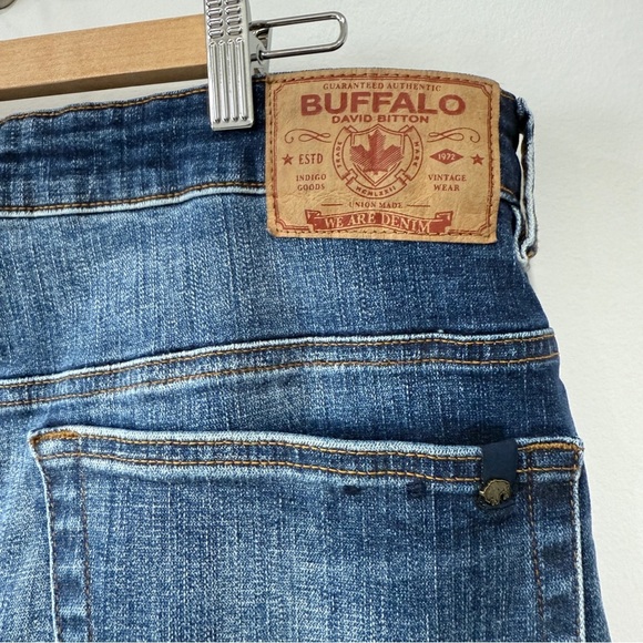 Buffalo David Bitton Faded Blue Relaxed Straight Driven Jeans Size 36 Inseam 27 - Picture 6 of 17